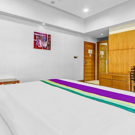 Medora Hotel Kozhikode Exteriör bild