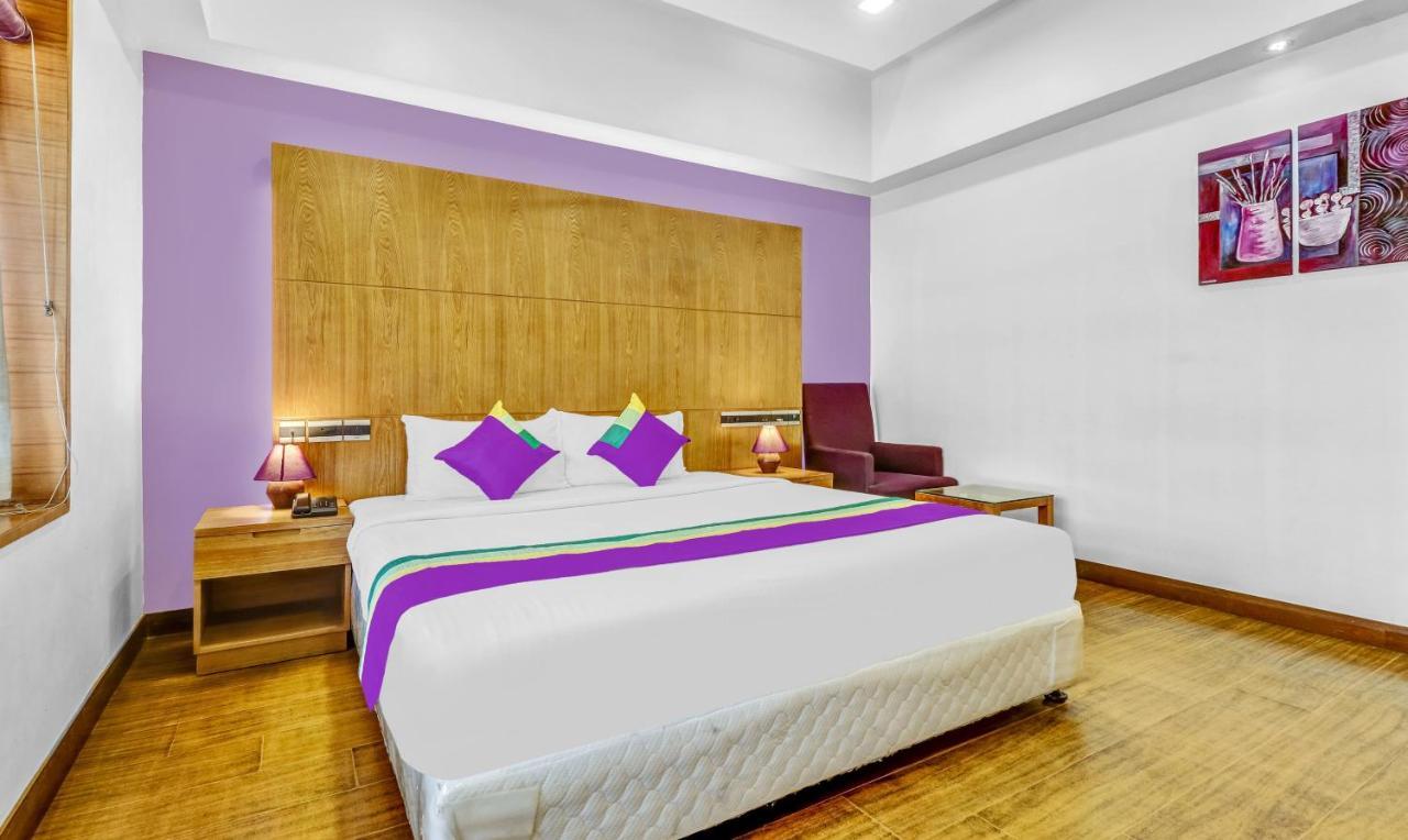 Medora Hotel Kozhikode Exteriör bild