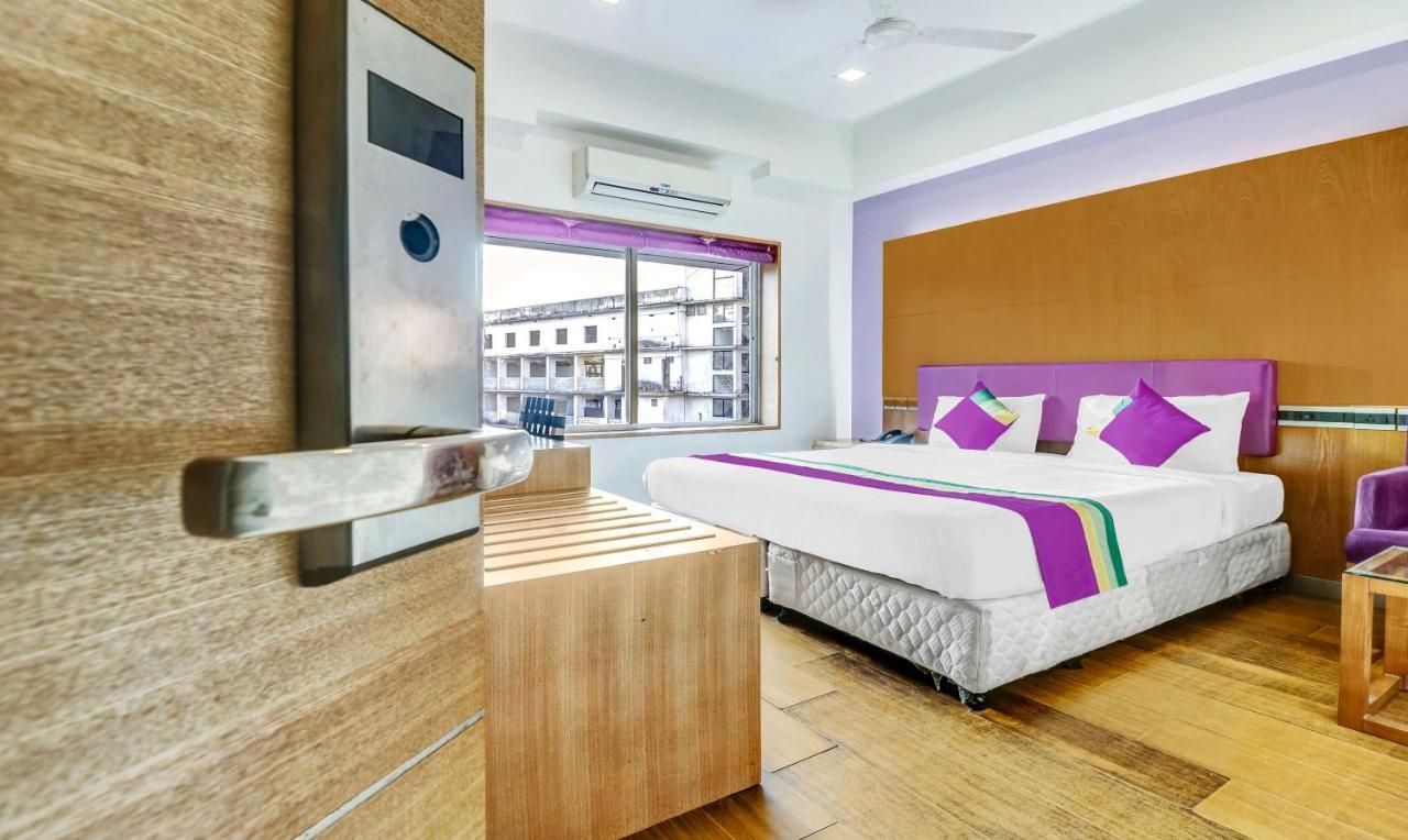 Medora Hotel Kozhikode Exteriör bild