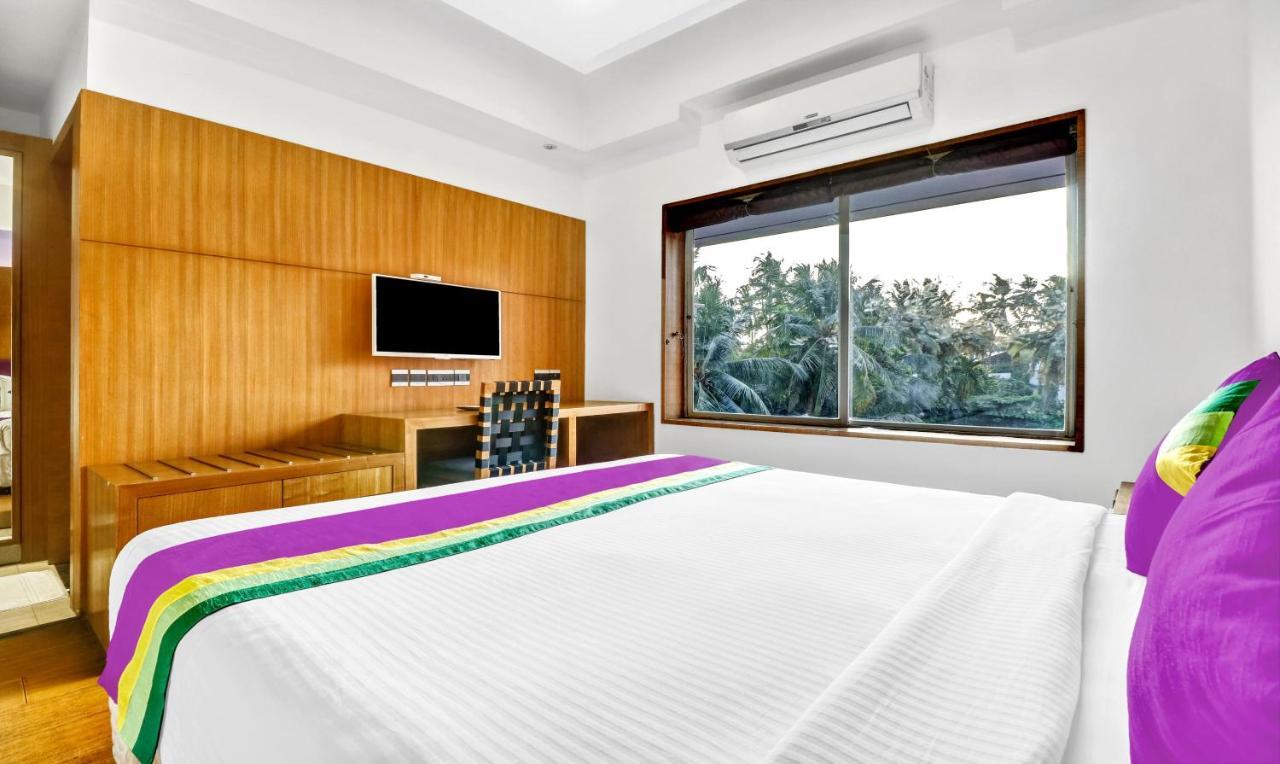 Medora Hotel Kozhikode Exteriör bild