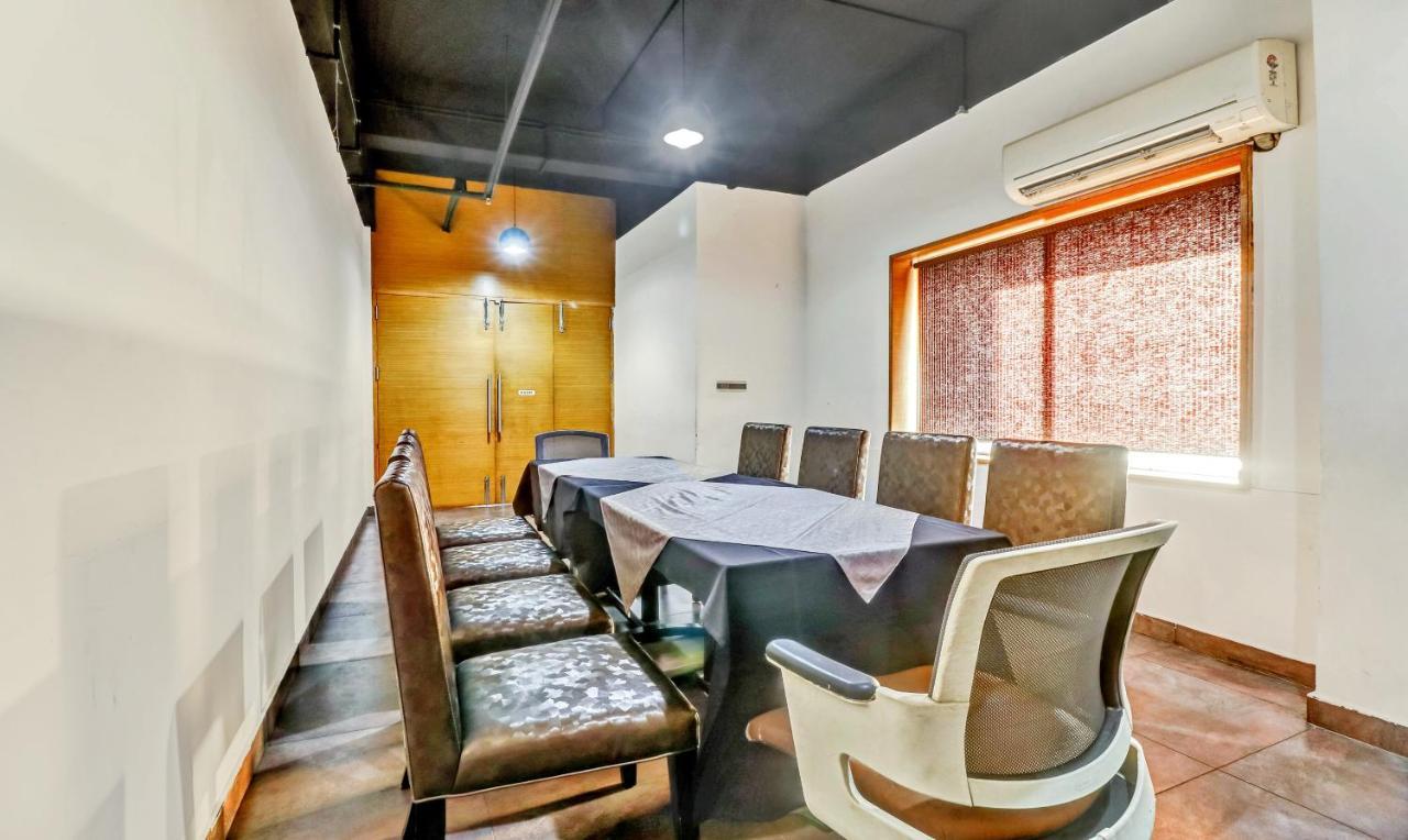 Medora Hotel Kozhikode Exteriör bild