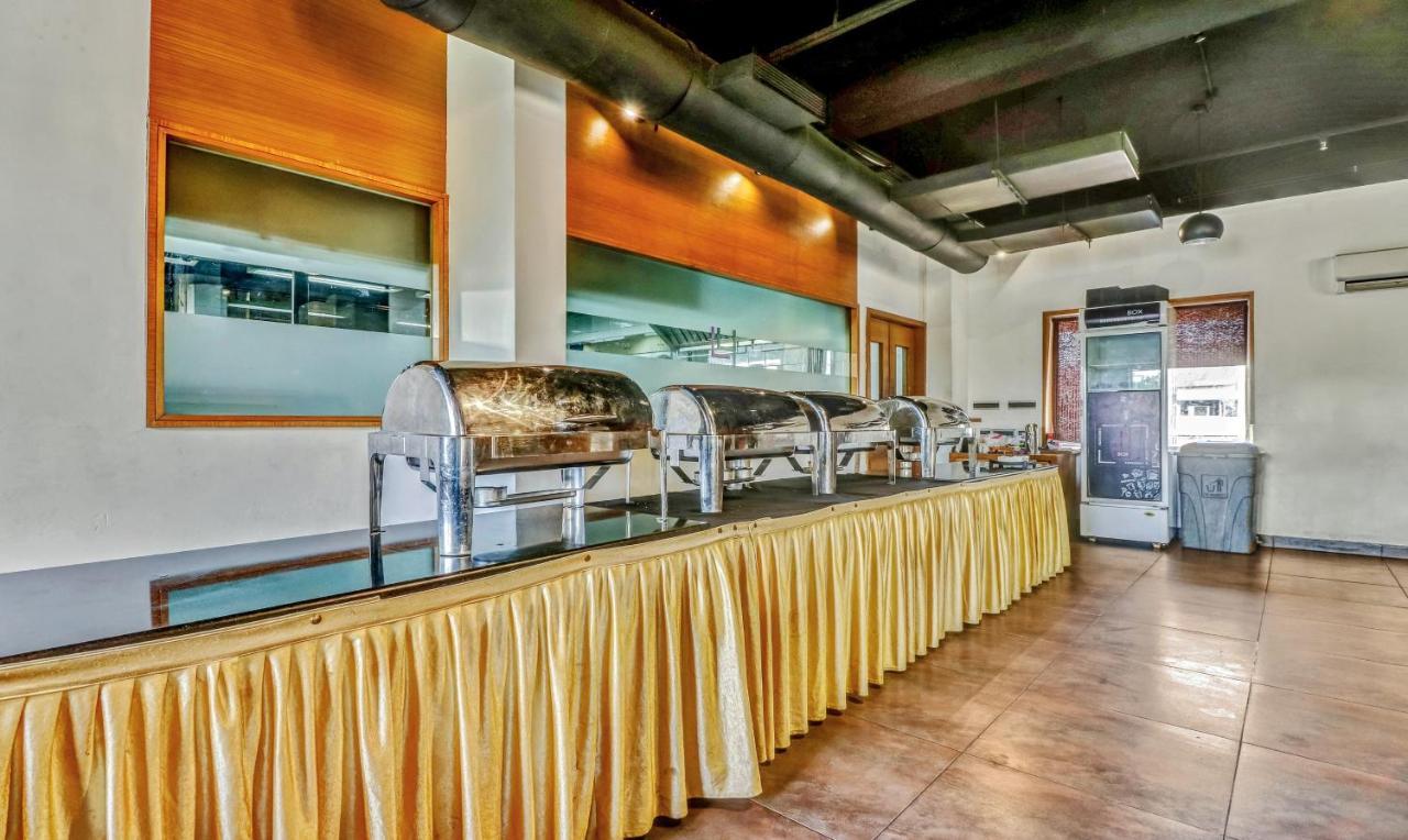 Medora Hotel Kozhikode Exteriör bild