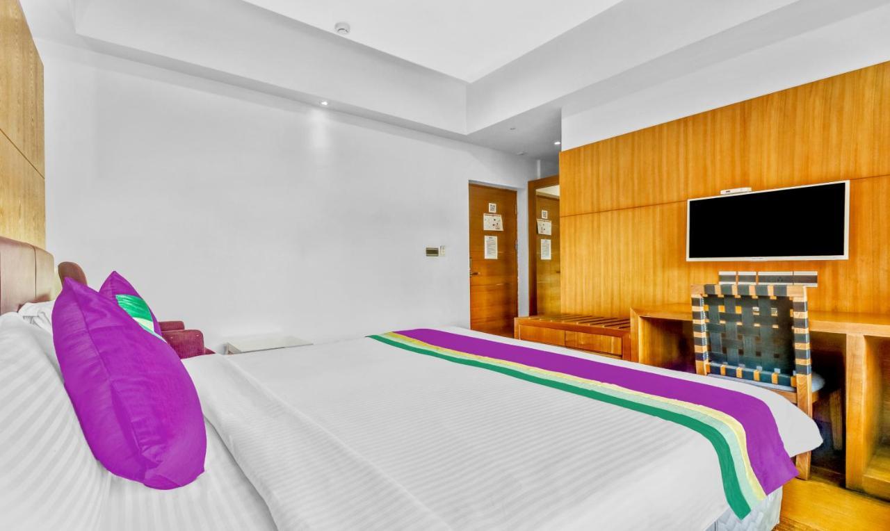 Medora Hotel Kozhikode Exteriör bild