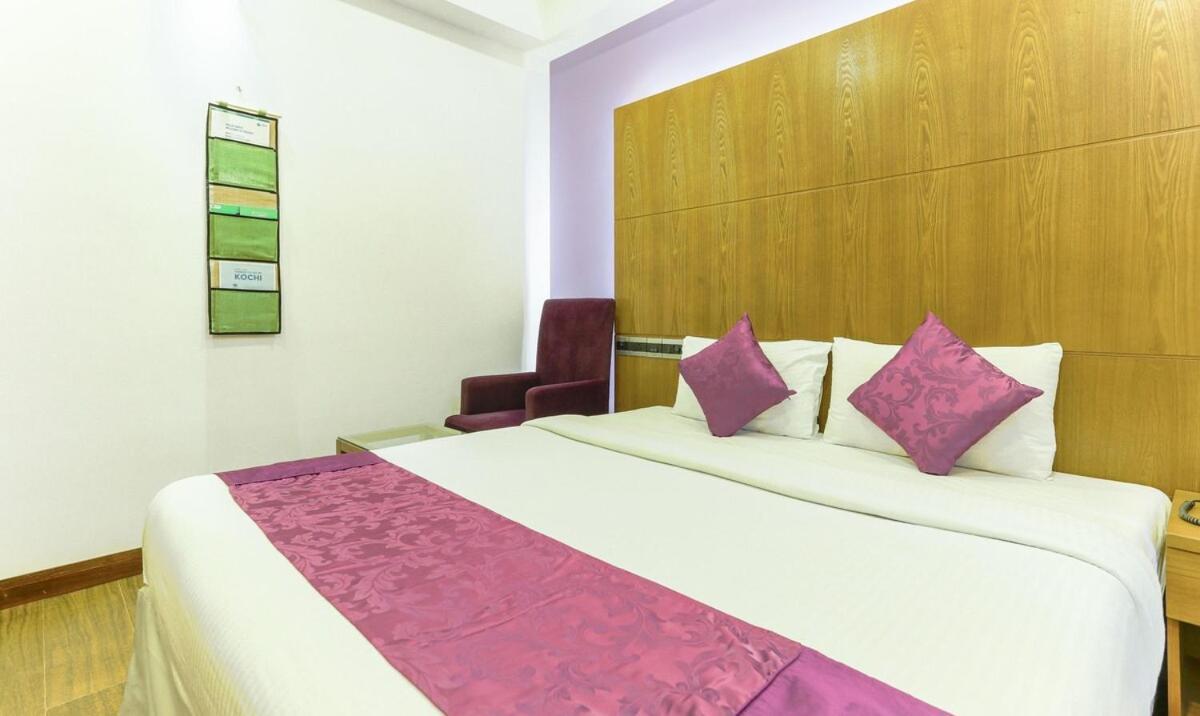 Medora Hotel Kozhikode Exteriör bild