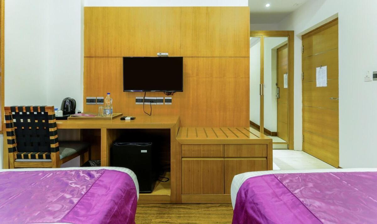 Medora Hotel Kozhikode Exteriör bild